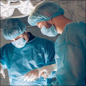 surgeons operating on patient who suffered medical negligence